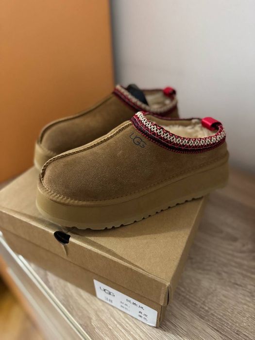 UGG Tazz – NOI, mărimea 38