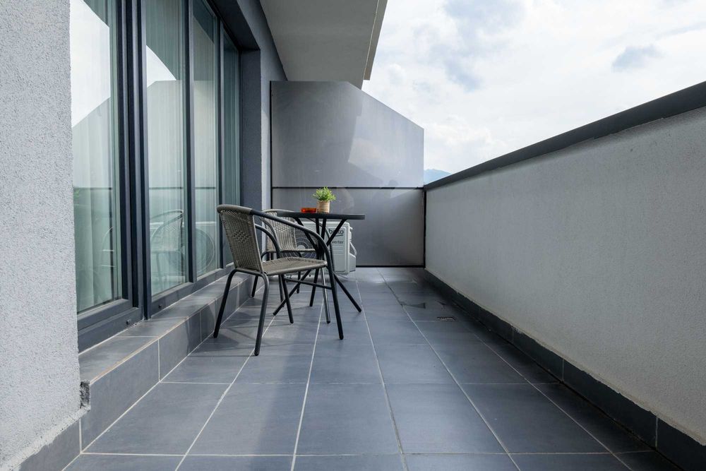 Galeria Studio - Cazare Premium langa Coresi Mall