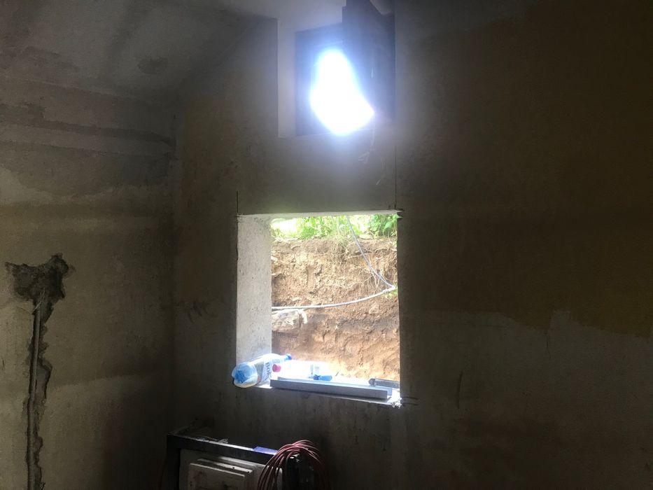 Tăiat beton, decupaje beton pardoseli, usi ferestre, carotare.