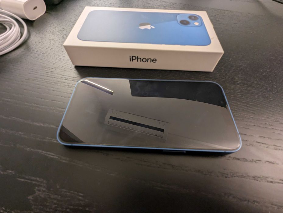 Iphone 13 (перфектен)