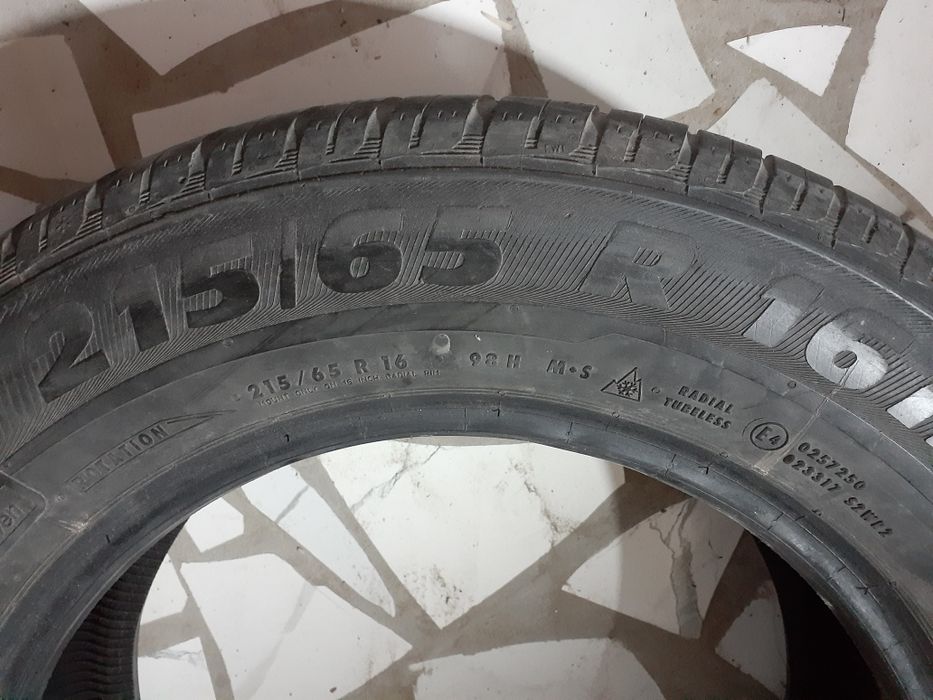 Покрышка 215/65/R16