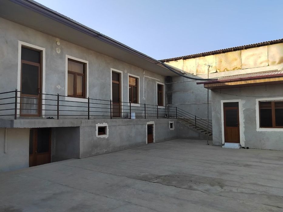 Ховли уй сотилади