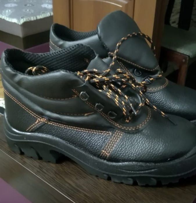 Продам ботинки рабочие