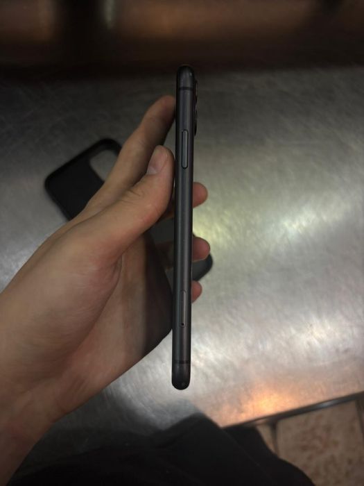 Продам Iphone 11