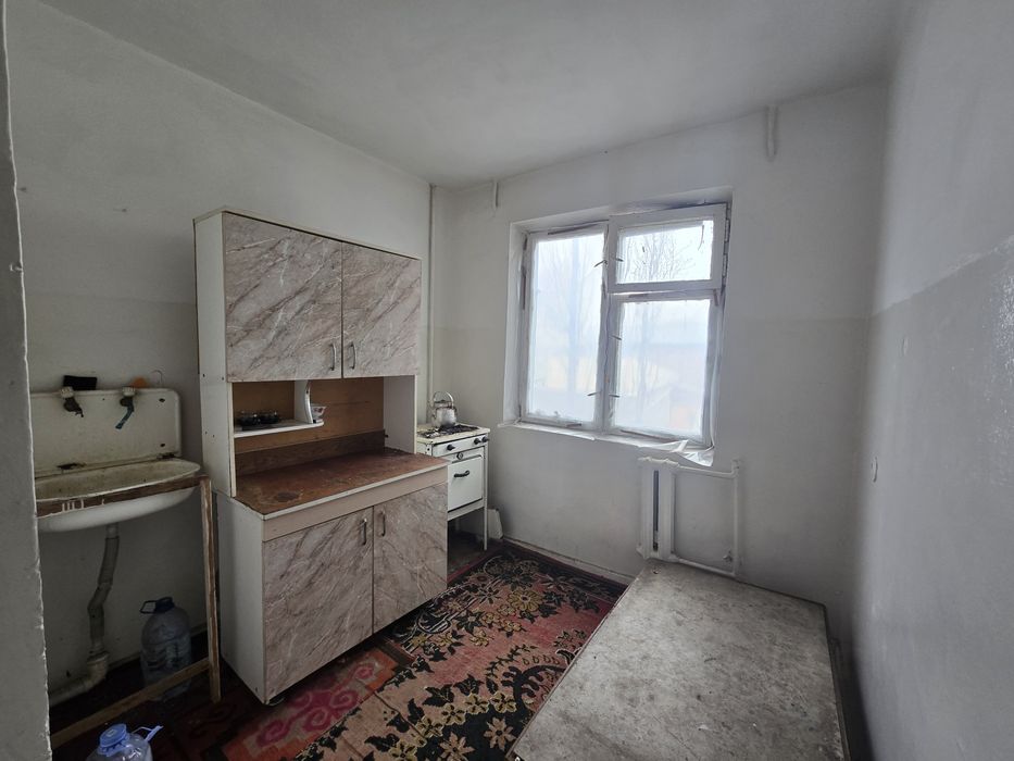 Zudlik bilan farg‘ona shahar muxayyoda 1 xonali kv sotiladi