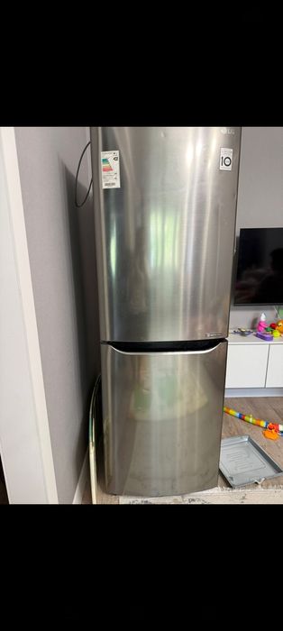 Продам холодильник