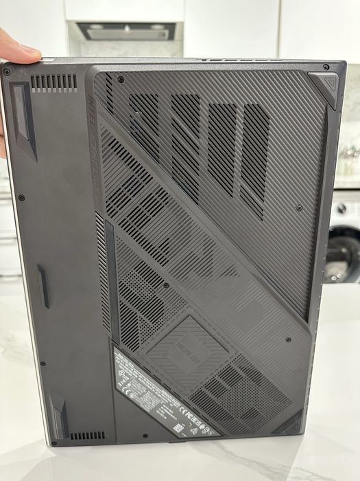 Продаю игровой ноутбук ASUS ROG Strix