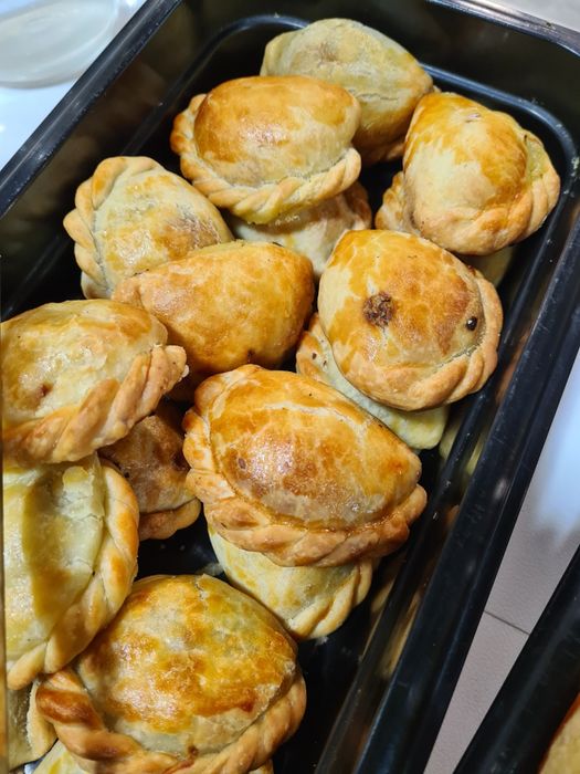 Орешки, самса, вафли трубочки