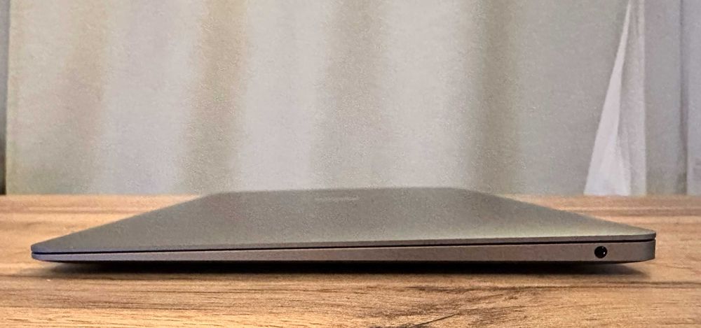 Apple MacBook Air 13, Intel i5, 8GB DDR3, SSD 128GB, Cycle count 65