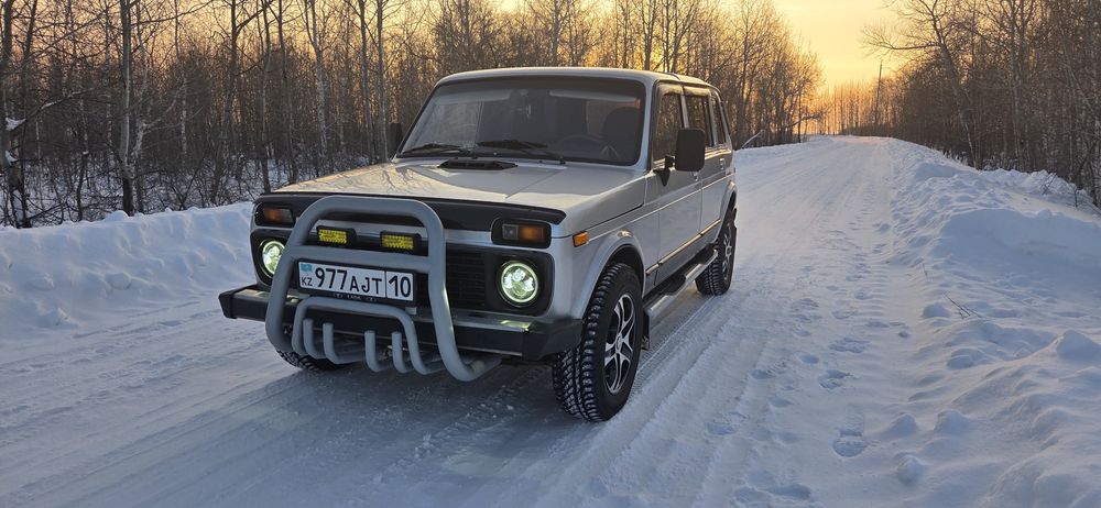 Продам ниву пятидверную