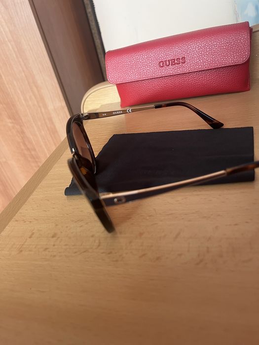 Слънчеви очила Guess