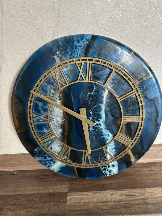 Часы из эпоксидной смолы