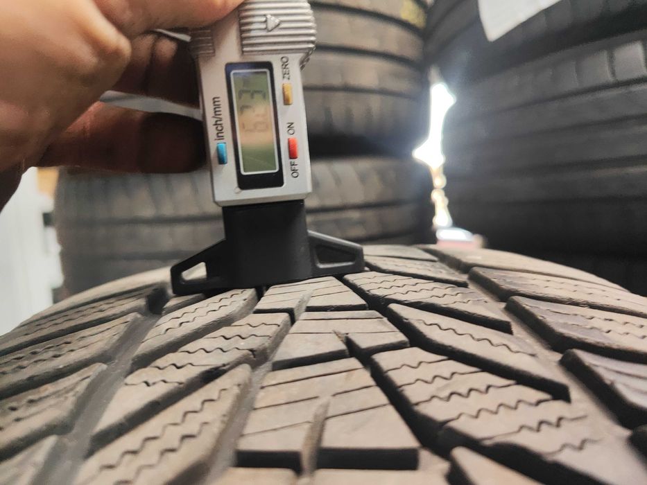 2бр.зимни гуми 235/45/18 Hankook