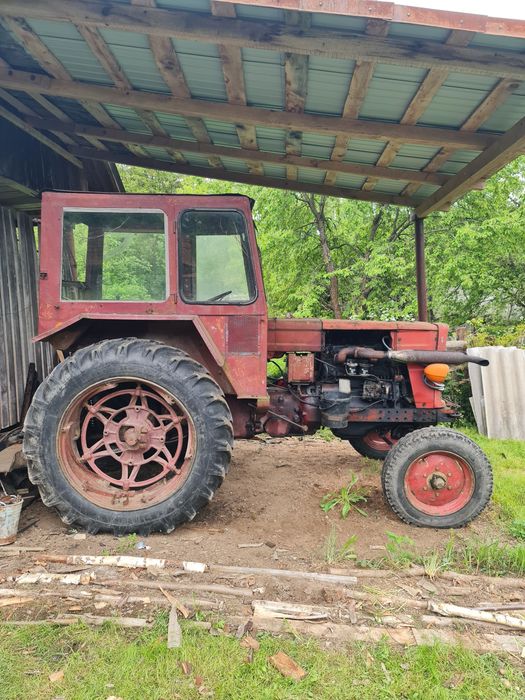 Vând tractor U650