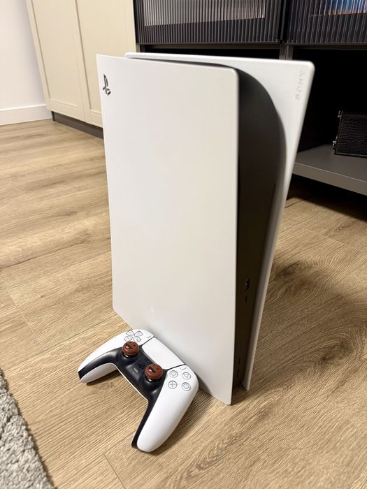PlayStation 5 PS5 Disk Cutie + 3 jocuri