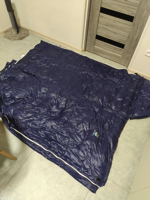 Пуховый спальный мешок