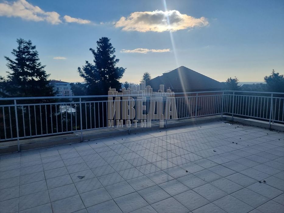 Дава се под наем Тристаен апартамент в к.к. Св.Св. Константин и Елена - 110 кв.м за 950 € - Снимка #11