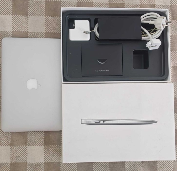 Laptop 11” Macbook Air Model A1465 Intel i5 4GB RAM DDR3 SSD: 128 GB