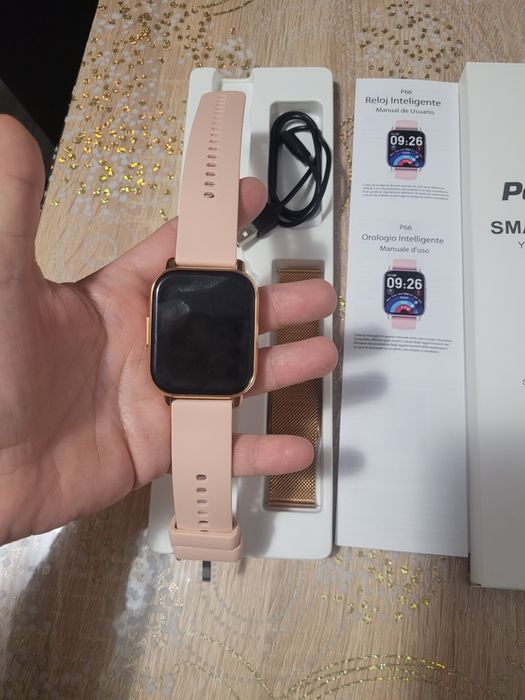 Vând Smart watch pentru femei