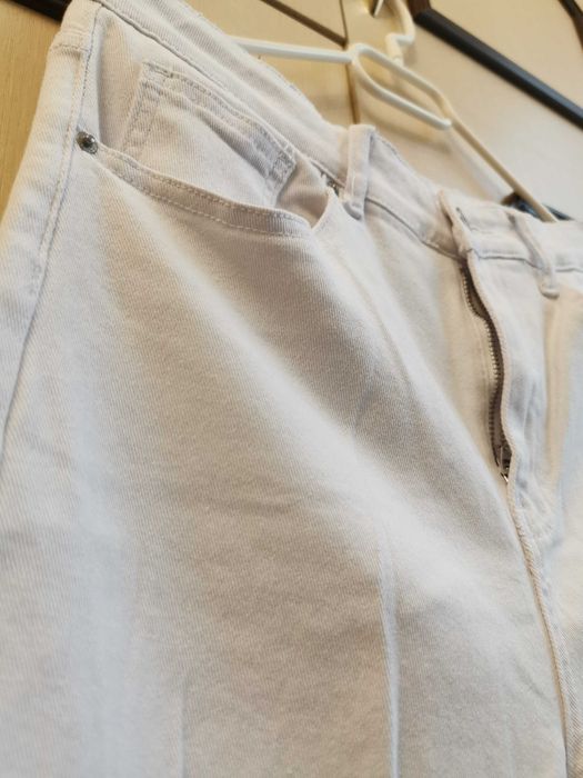 Дамски дънки, размер L (40/42) - чисто нови