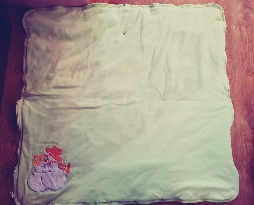 Порт бебе в свеж ментов цвят