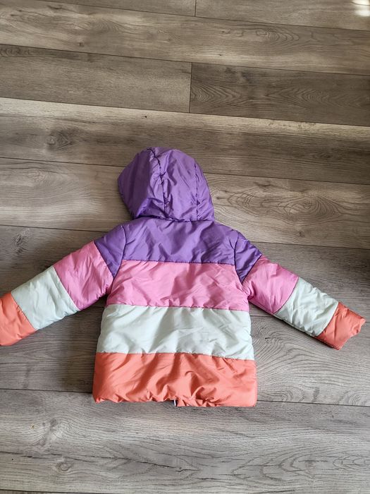 Vand geaca de fete 3,4 ani