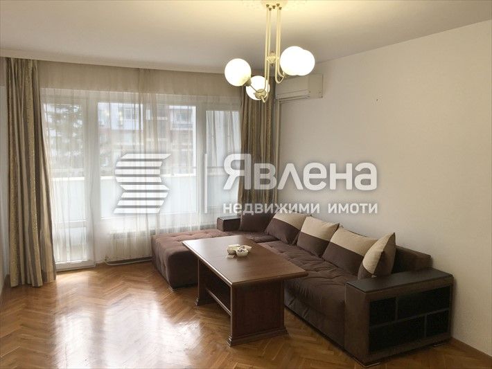 Двустаен апартамент в Славейков