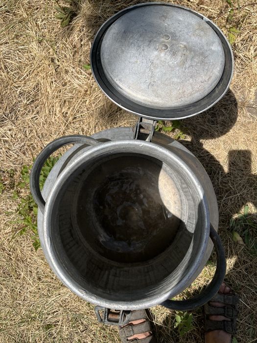 Продам 10 литровую флягу.