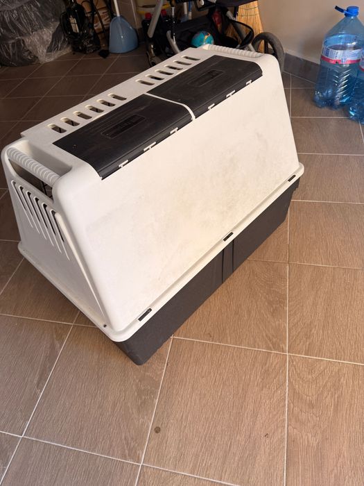 Транспортна клетка за куче