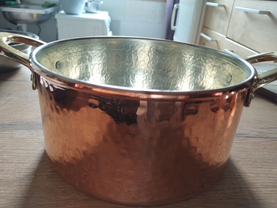 Oală din cupru cu capac