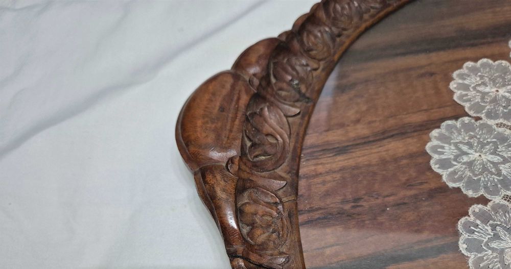 Стар Дърворезбован Поднос в чудесно състояние ф 42 см