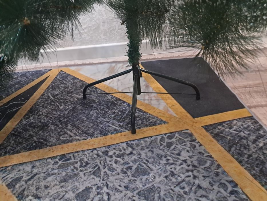 Продам ёлку 2.метра