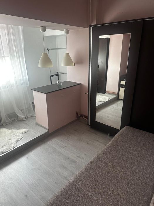 Închiriez apartament central