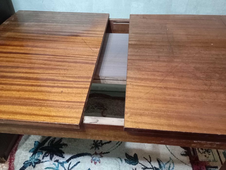 Продается стол раздвижной