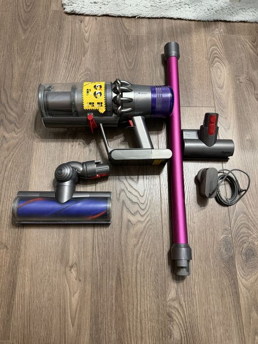Прахосмукачка Dyson v11