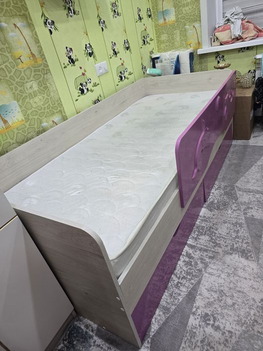 Кровать для девочек 180см