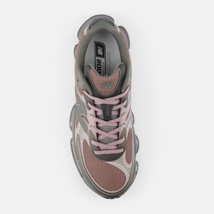 Продаю оригинальные New Balance 2000 Abzorb