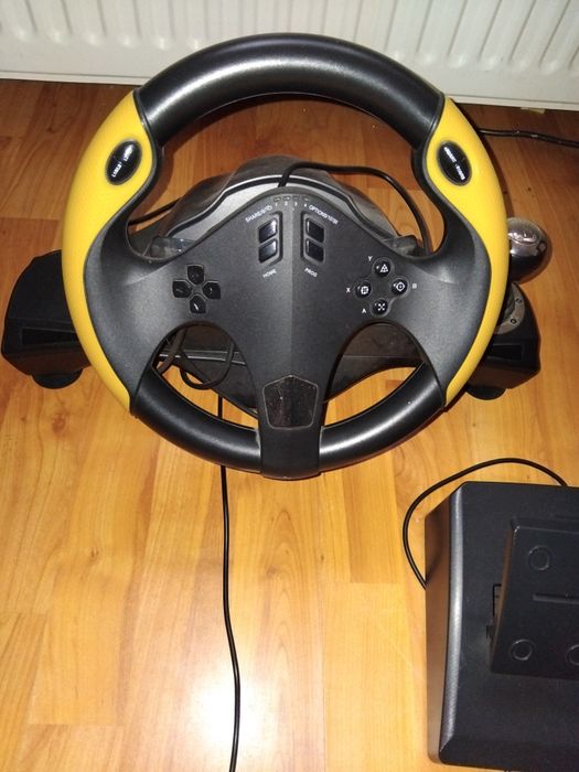 Volan și pedale pentru ps4