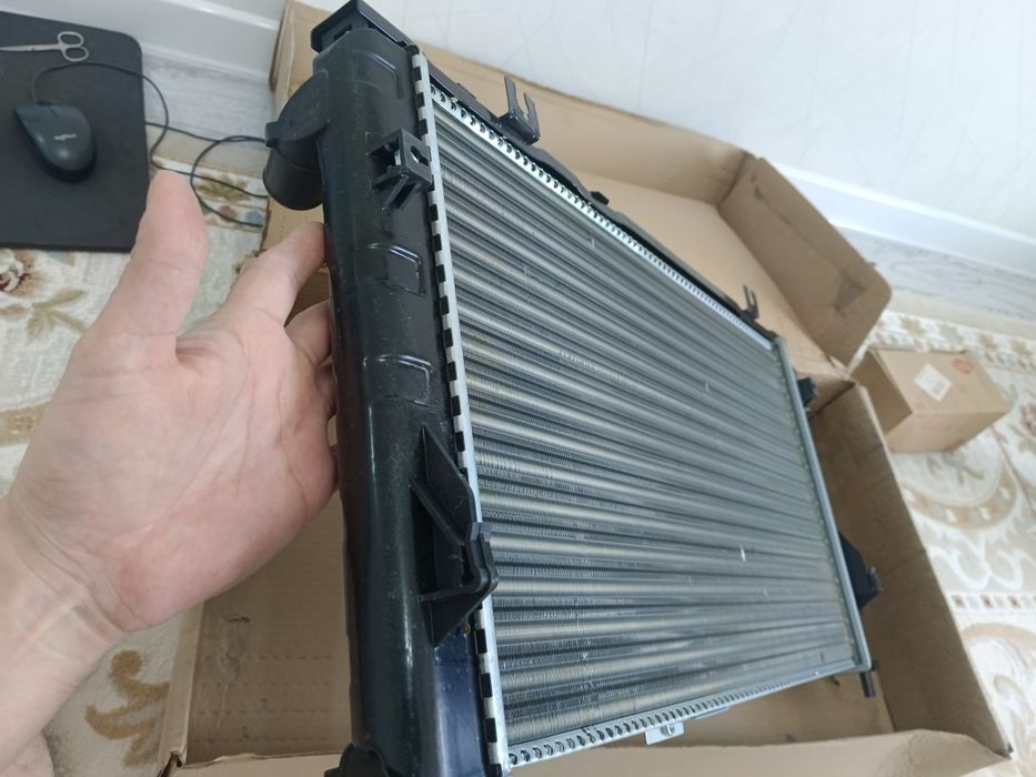 Радиатор охлаждения Lada Granta