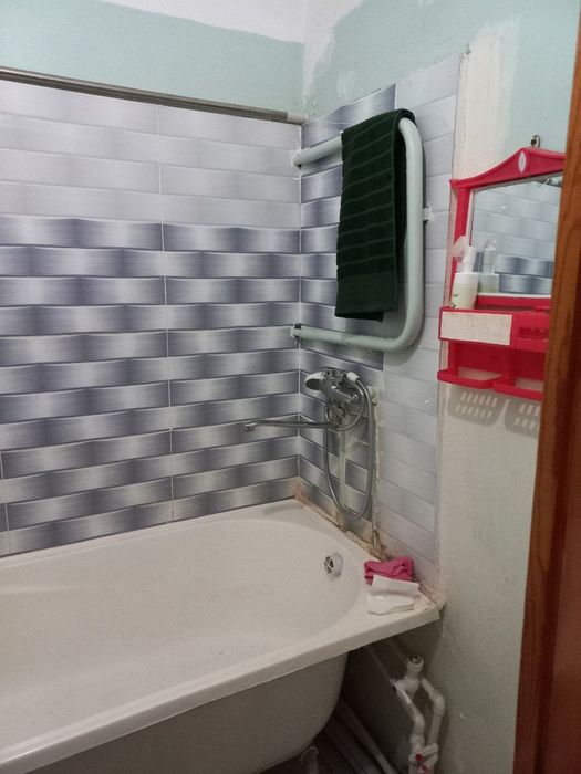 Юнусабад 17 квариал 1/3/5 350 у.е.
оила еки 
4 та киз еки 
2 та бола к