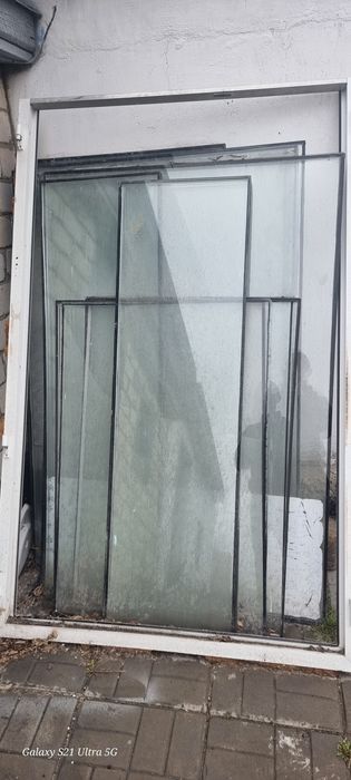 Продам б/у пластиковые стекла