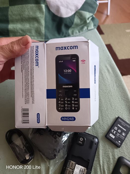 Telefon mobil maxcom