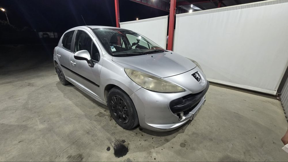 Vând Peugeot 207