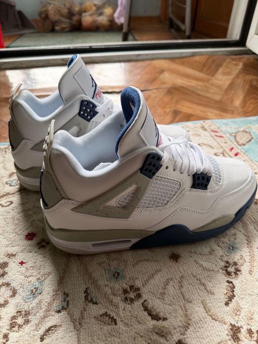 Кроссовка Jordan 4 новый