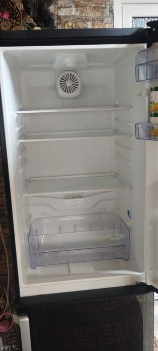 Продавам хладилник Beko без гаранция