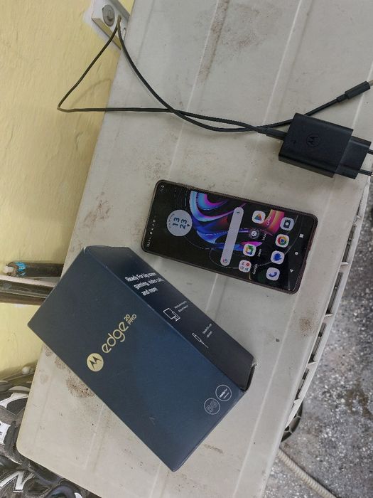 Продавам Motorola 20 pro
