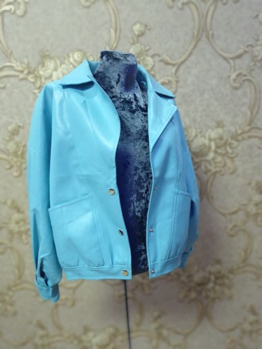 Костюм кожа сотилади срочно