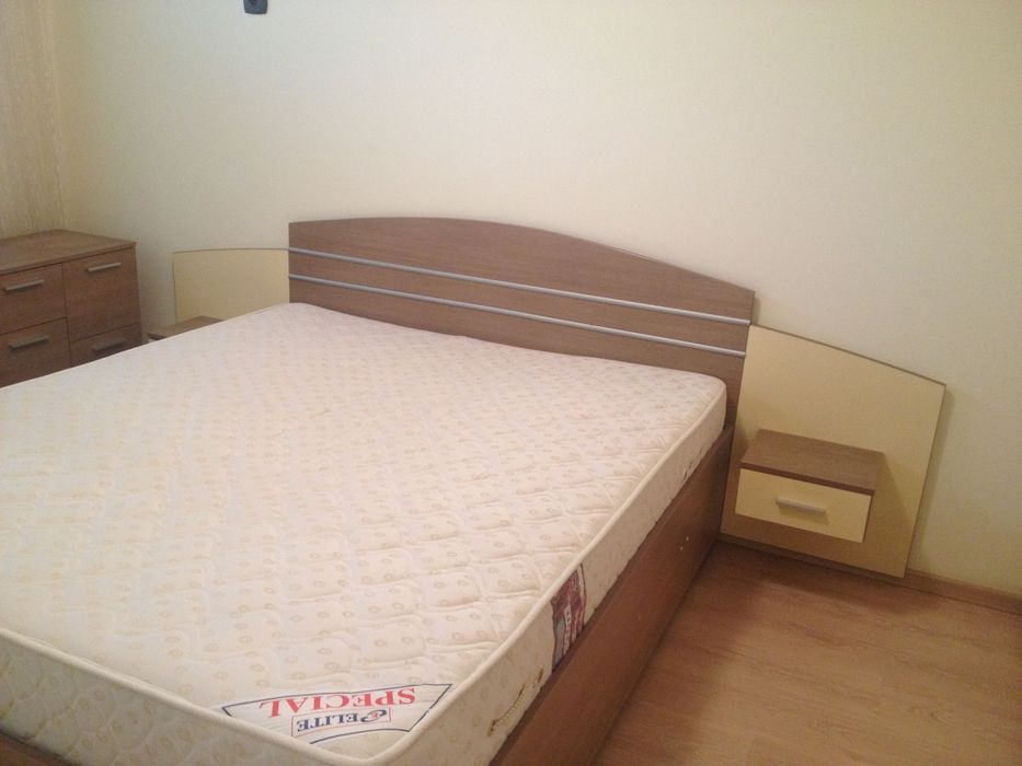 Спалня с мебелировка