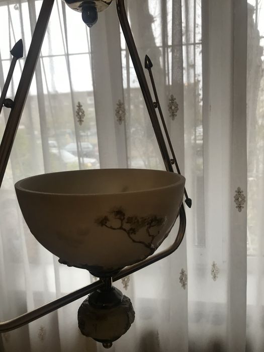 Продам   люстры.