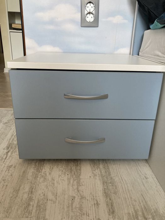 детски креват с нощно шкафче